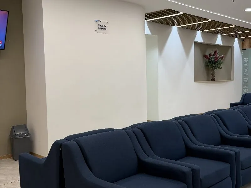 Sala de espera del área de hospitalización