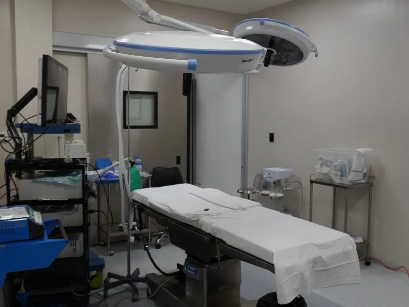 Quirófano equipado para cirugía ambulatoria programada